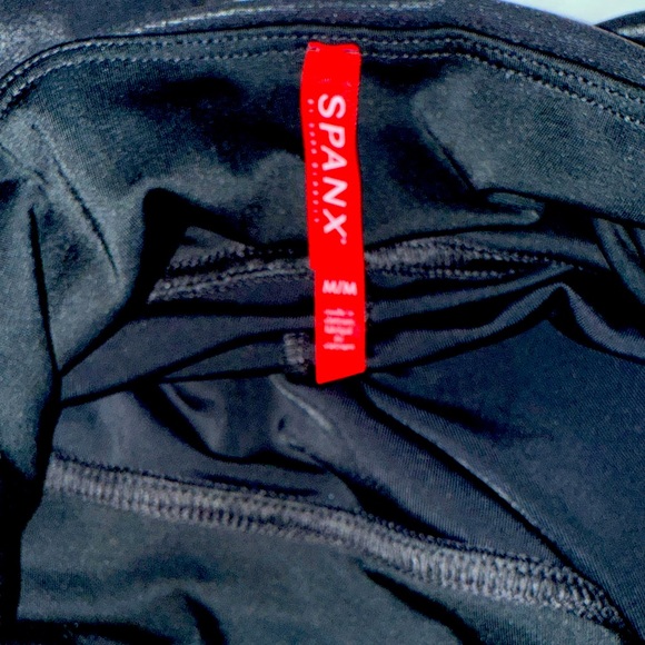 New Spanx Faux Leather glossy Leggings Black compression waistband sz. Medium - Picture 16 of 16
